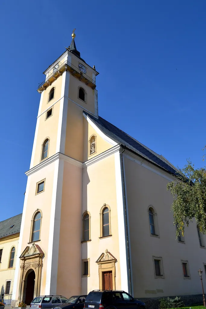 Piaristický Kostol Najsvätejšej Trojice vo Svätom Jure z r. 1651 - 1654