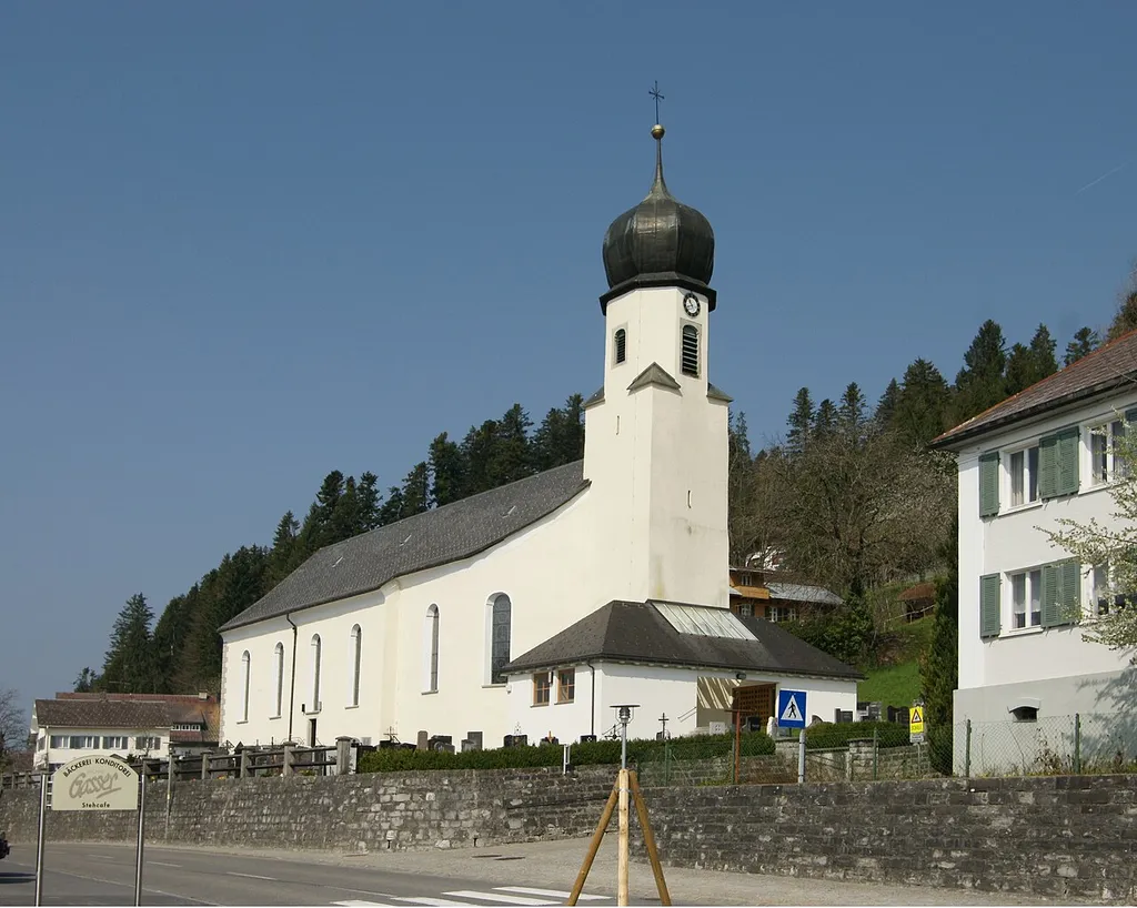 Pfarrkirche: Johannes Nepomuk in Doren.