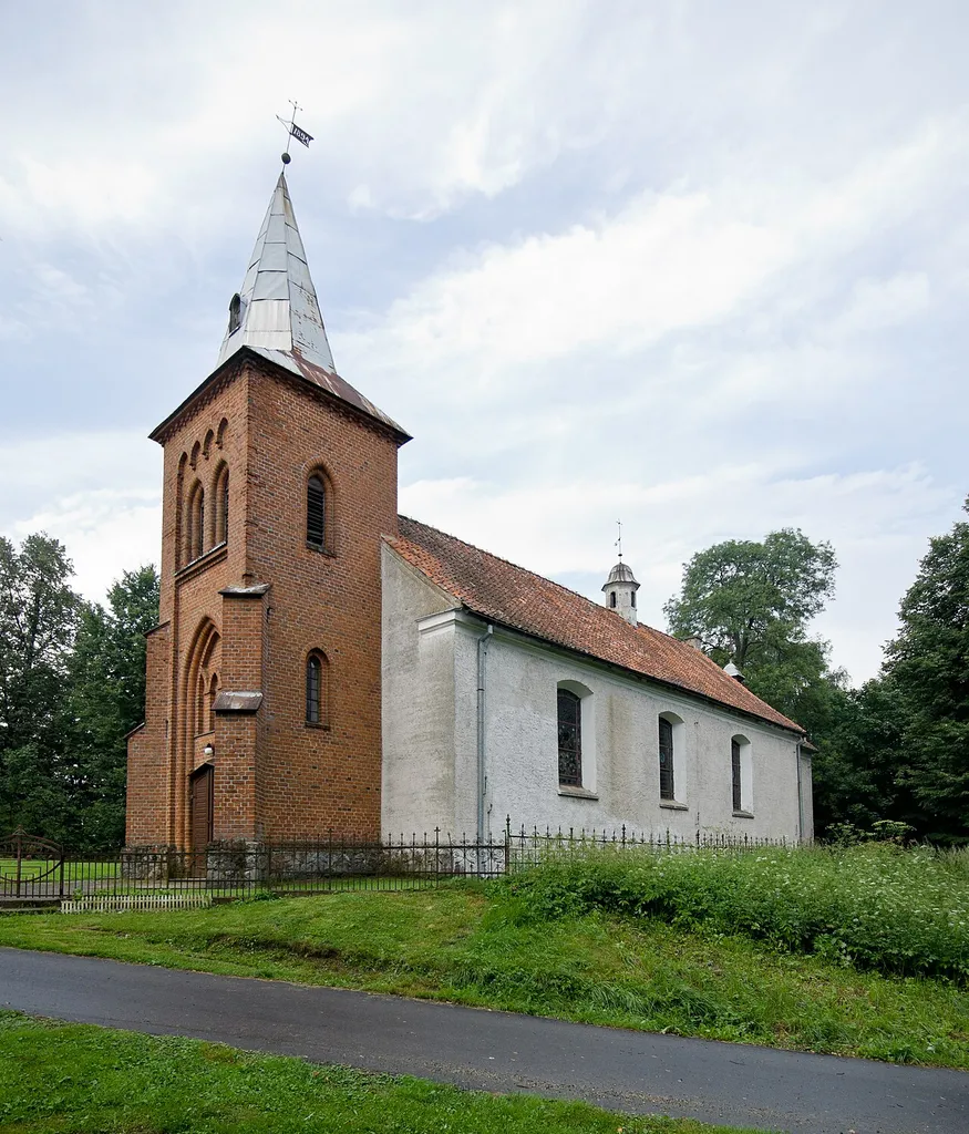 Kościół filialny pw. Narodzenia Najświętszej Maryji Panny w Jarandowie.