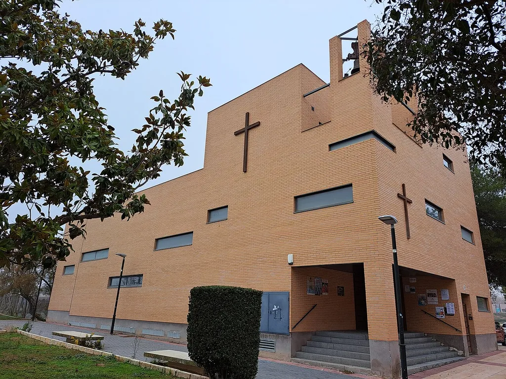 Ilesia parroquial de Santa María Reina d'os Mártirs (Zaragoza)