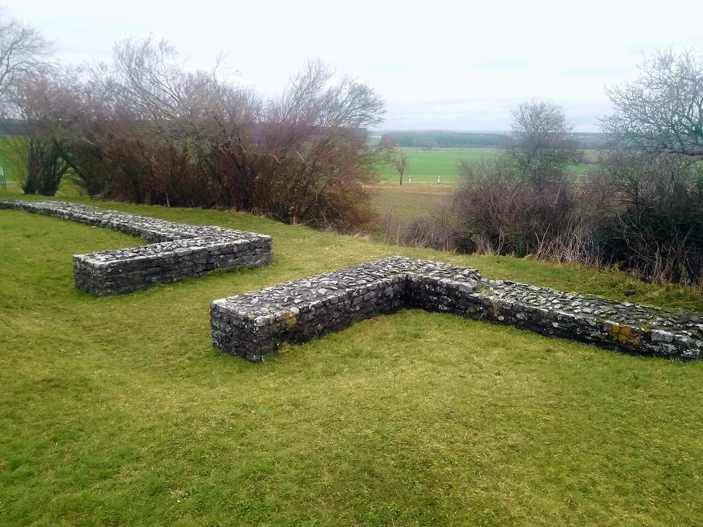Rekonstruiertes Osttor des Kleinkastell Haselburg, Gerolzahn, 49.6334797, 9.3304911