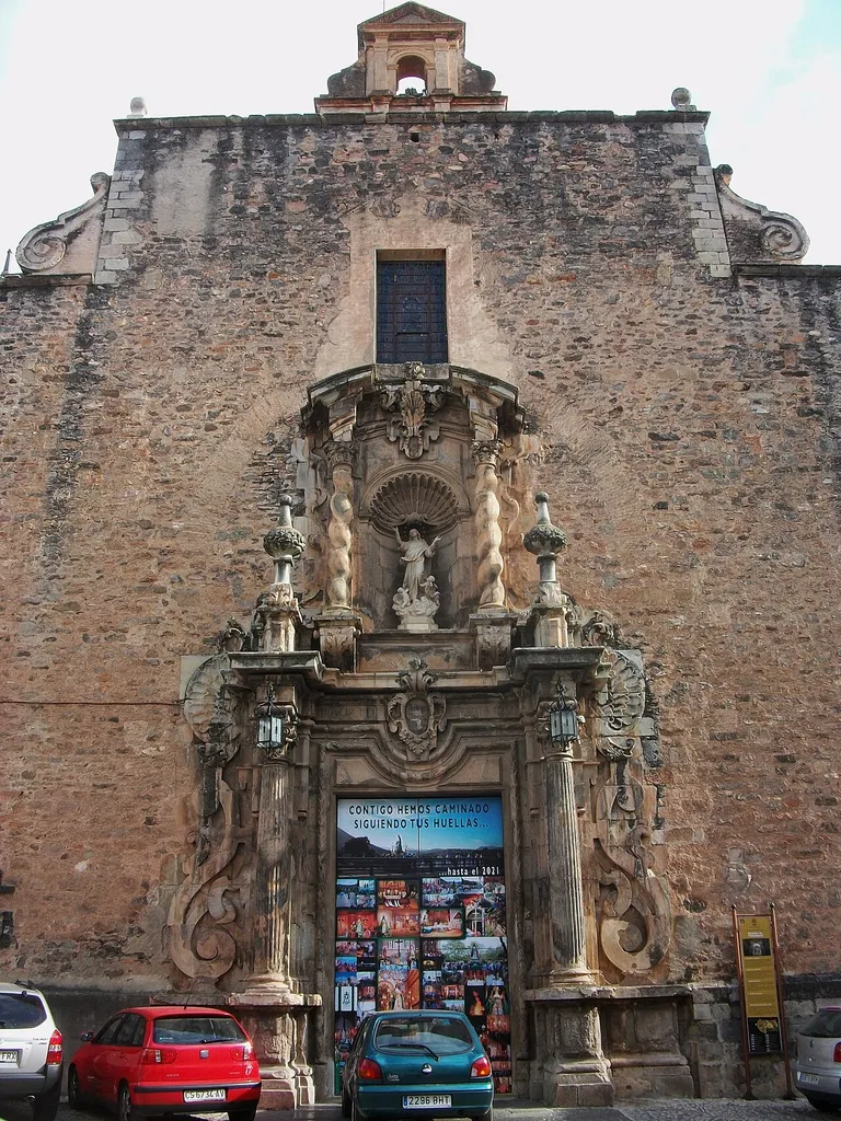 Façana principal de l'església de l'Assumpció d'Onda.