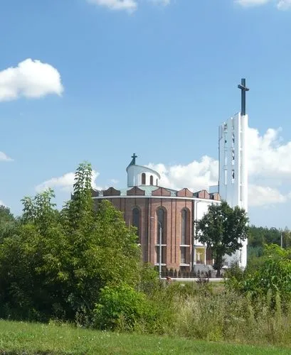 kościół parafialny p.w. Ducha Świętego w Poniatowej