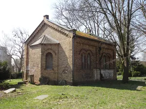 Senftenberg Old Churchyard cemetery chapel