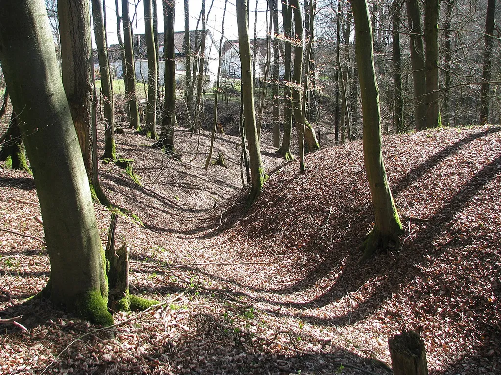 Rothenfels, Ortsteil von Deining im Landkreis Neumarkt in der Oberpfalz, Bayern, Burgstall
