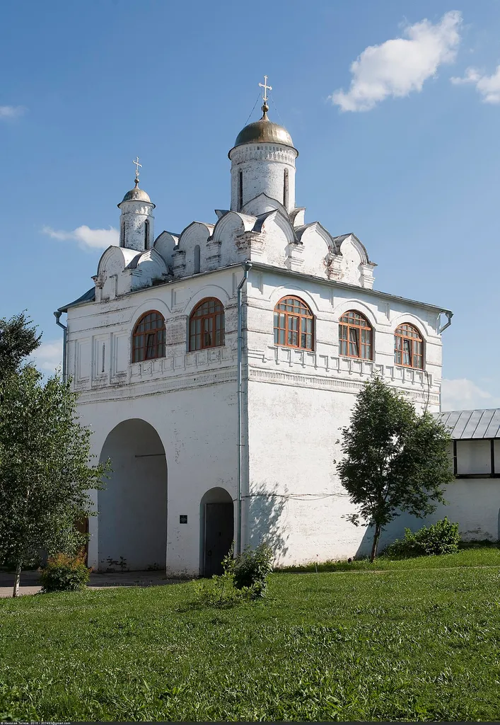 Покровский женский монастырь, Святые ворота и надвратная Благовещенская церковь. (Суздаль)