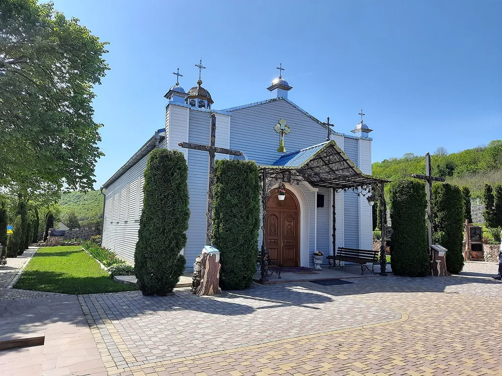 Церква Перенесення Мощей Святого Отця Миколая (УГКЦ) с.Росохач, Чортківський р-н, Тернопільська обл.
