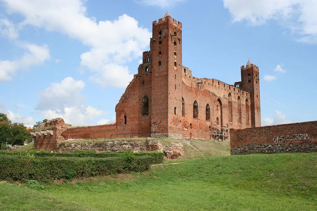 Radzyń Chełmiński, ruiny zamku, 2 poł. XIII - 1 poł. XIV
