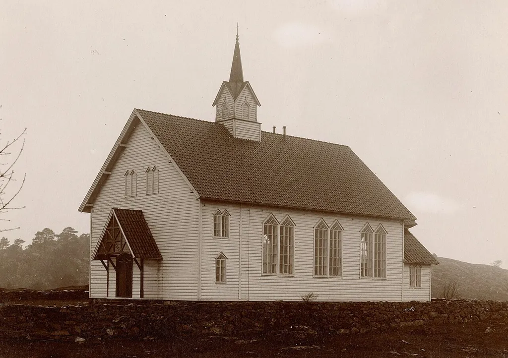 Moster kirke. Foto: Christian Christensen Thomhav, fra Kulturminnebilder.no.