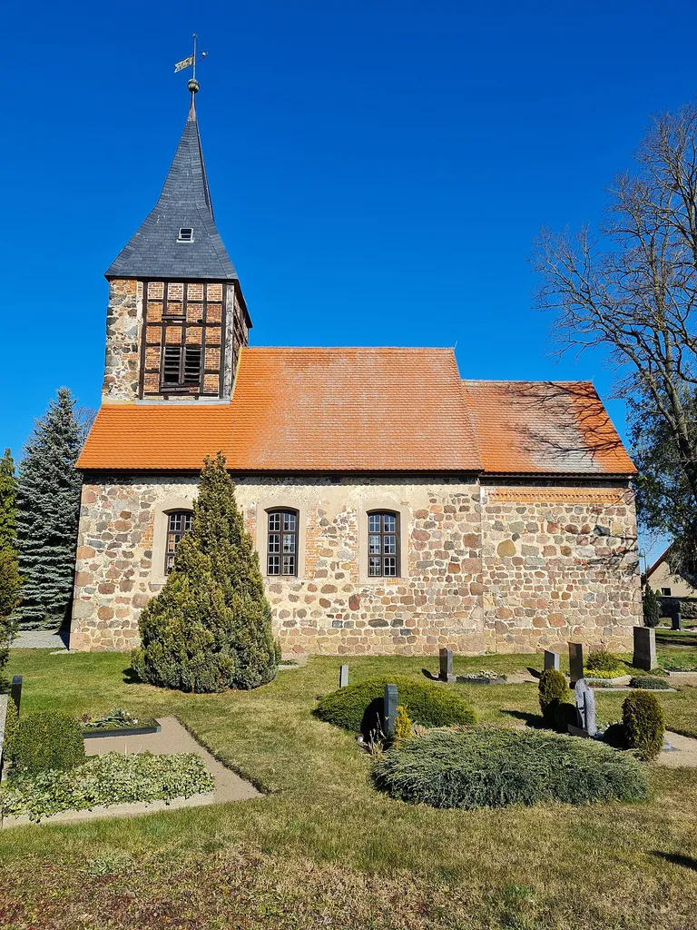Dorfkirche Jarchau, Südseite