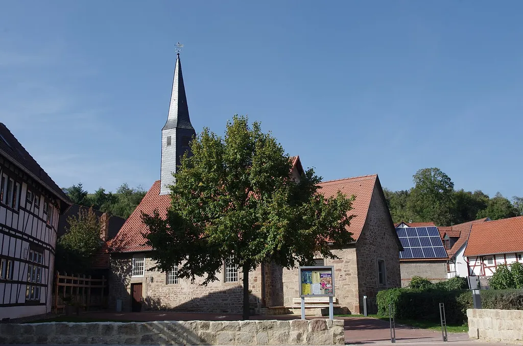 Edertal, Ortsteil Giflitz in Hessen. Die Kirche befindet sich im Ortskern von Giflitz.