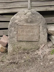 Milestone, Railway Cottages