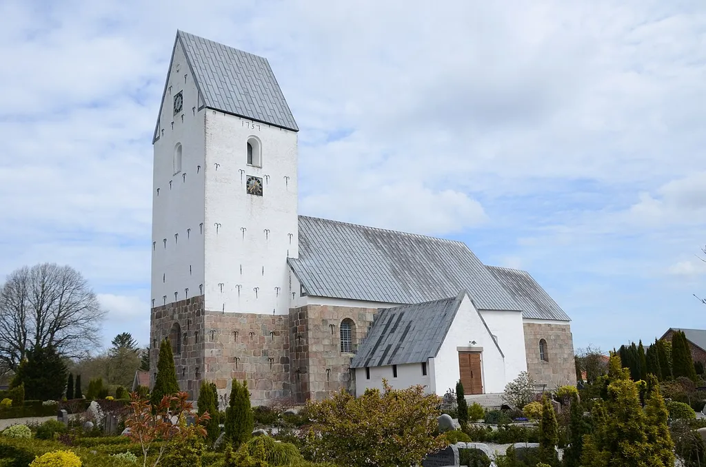 Ølgod Kirke set fra sydvest