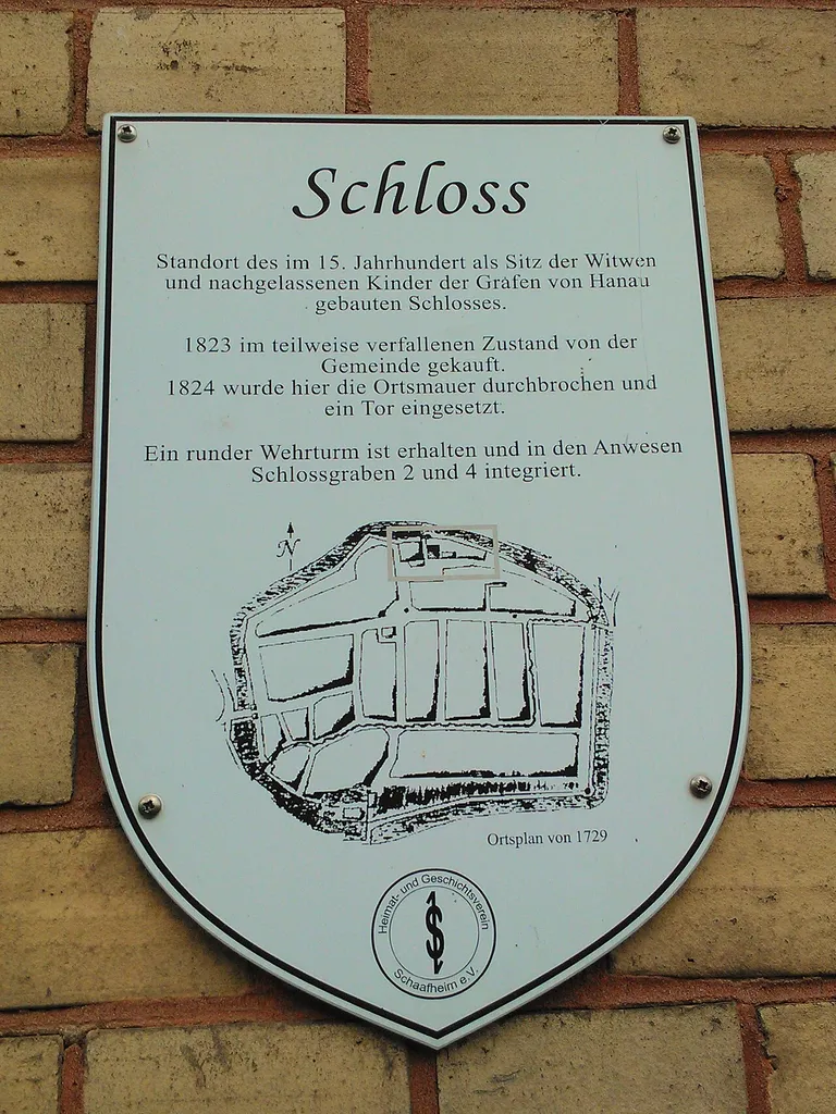 Die Infotafel am Standort des ehemaligen Schlosses heute Schloßgraben 2-4
