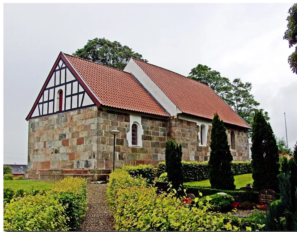 Lysgård Kirke set fra nordøst