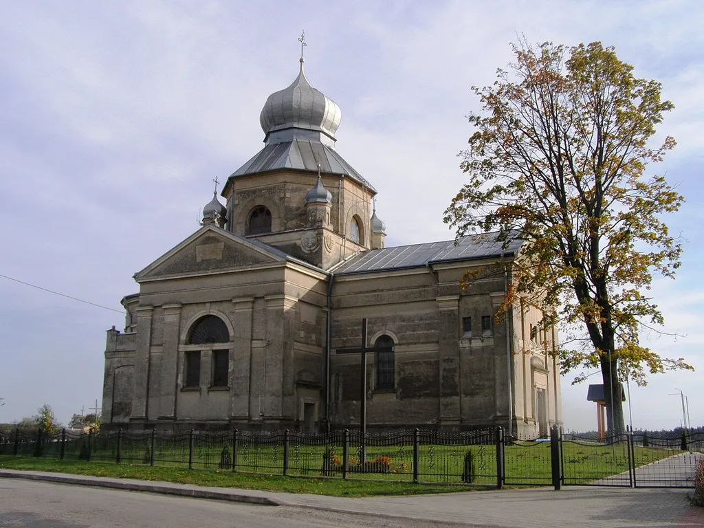Żurawce - dawna cerkiew greckokatolicka, obecnie kościół rzymskokatolicki pw. Podwyższenia Krzyża Świętego, 1912 (zabytek nr rejestr. A/867 z 3.07.2008)