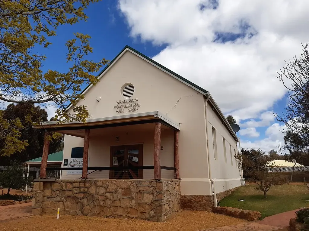 Wandering Shire Hall