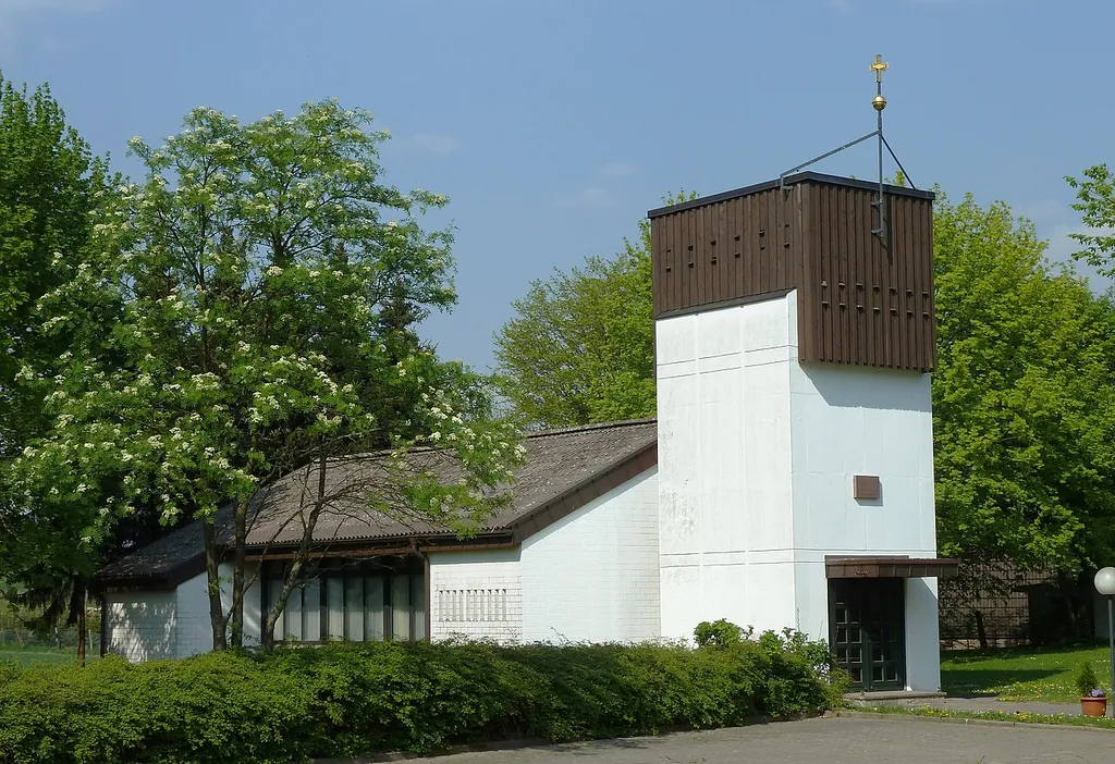 Ev.-luth. Kirche in Arholzen, Landkreis Holzminden, Niedersachsen. Erbaut 1980