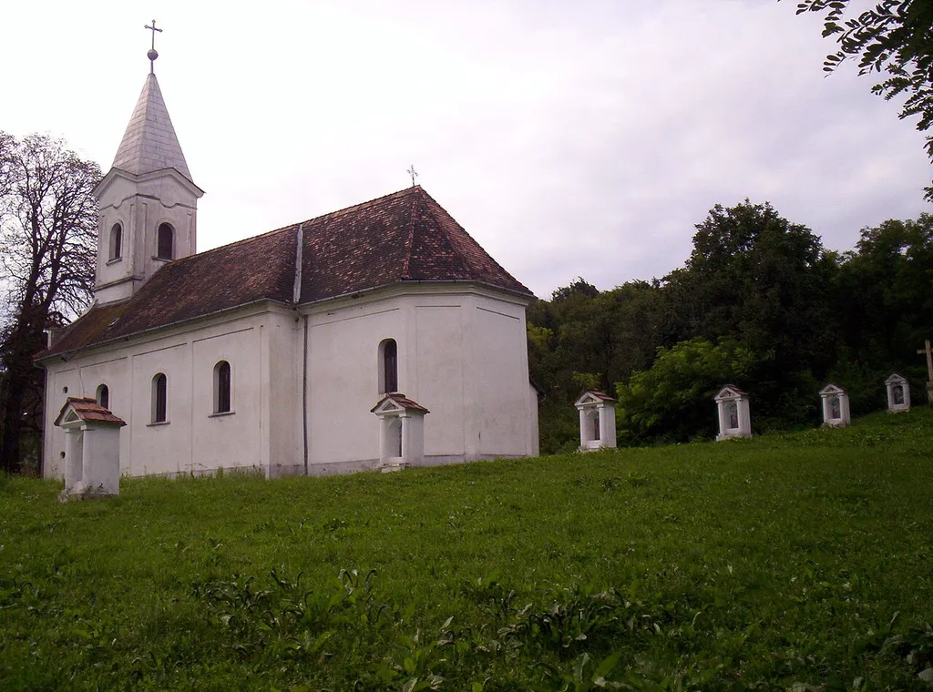 A Nagyboldogasszony tiszteletére szentelt római katolikus templom Grábócon. Épült 1765-ben, kibővítették 1795-ben – photo taken by uploader User:Csanády in 2006.