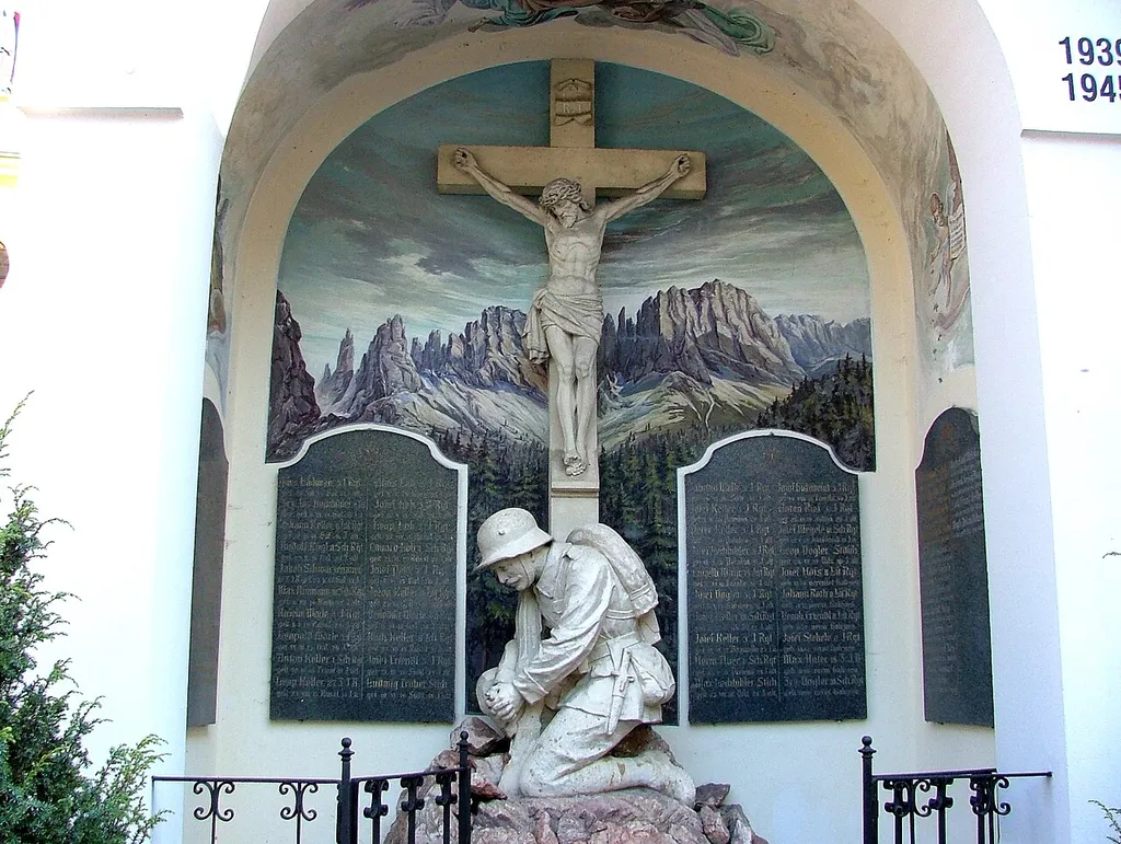 This media shows the remarkable cultural object in the Austrian state of Tyrol listed by the Tyrolean Art Cadastre with the ID 28378. (on tirisMaps, pdf, Fotoarchiv Tiroler Kunstkataster, more images on Commons, Wikidata)