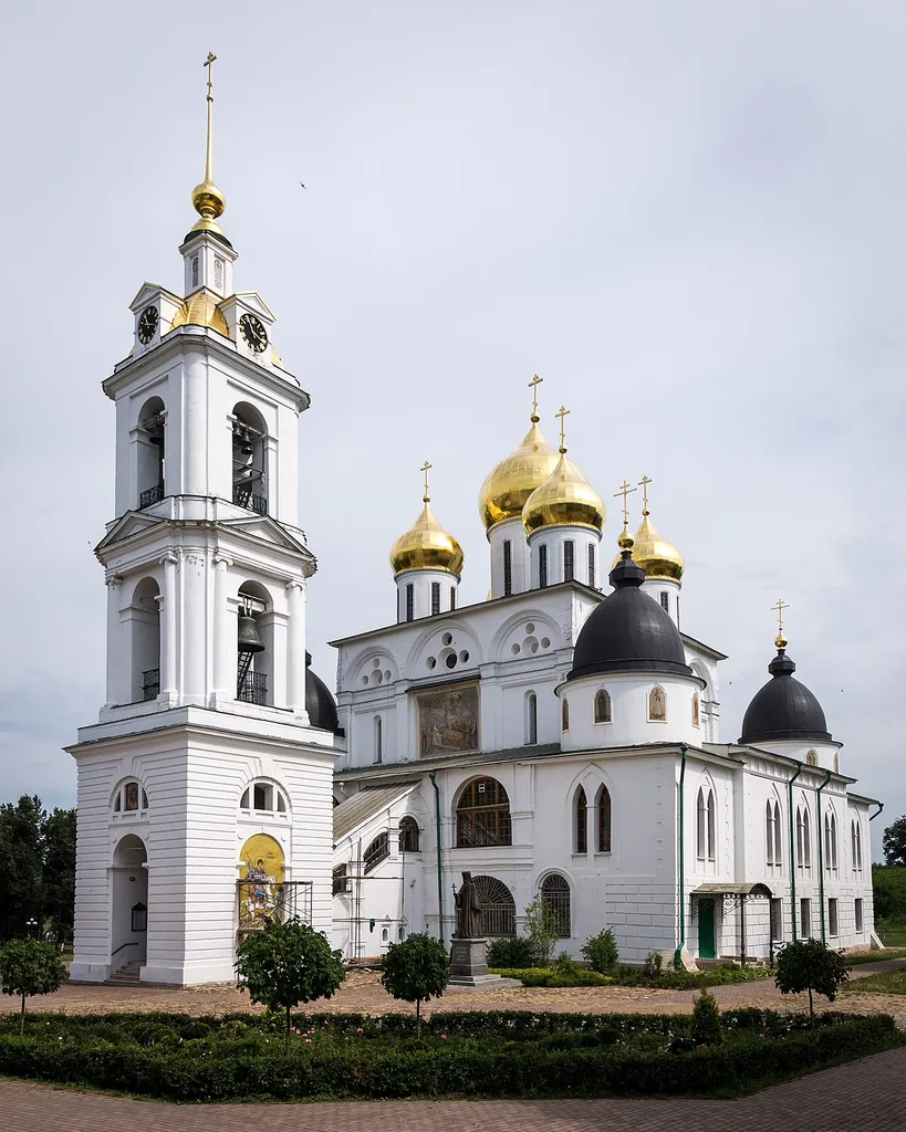 Собор Успения Пресвятой Богородицы: площадь Историческая, 11, Дмитров, Дмитровский район, Московская область