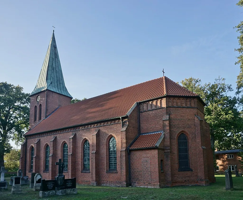 The church in Emern is a neo-gothic brick church in the district of Uelzen. View from the southeast.