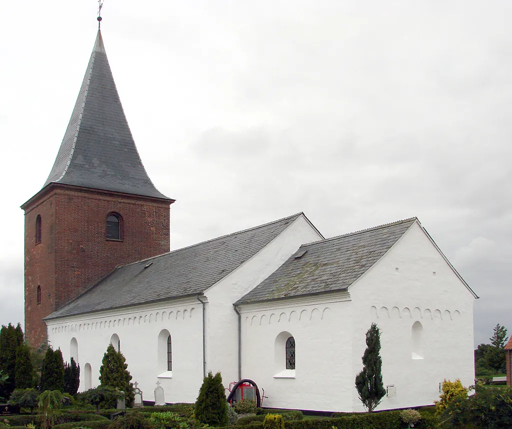 Haldum Kirke ligger i Haldum Sogn, Sabro herred. Århus amt, Århus stift, Østjylland, Denmark. da:Haldum Kirke