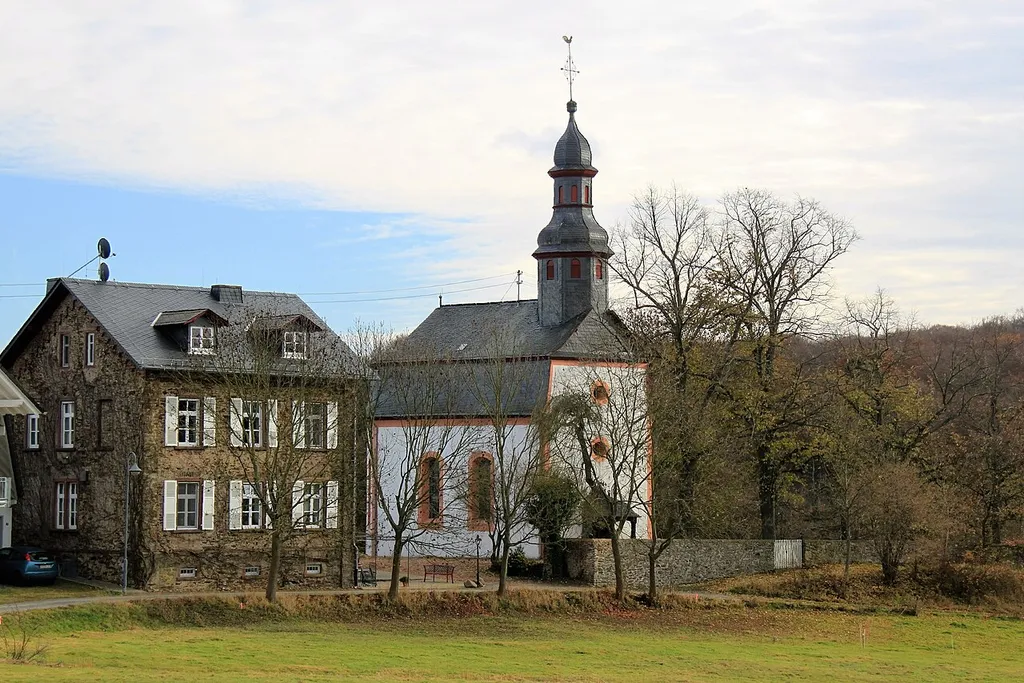 Evangelische Pfarrkirche in Berndroth, OT Ackerbach, Nr. 16 (1767–69) - Gesamtanlage mit Pfarrhaus, um 1860/70