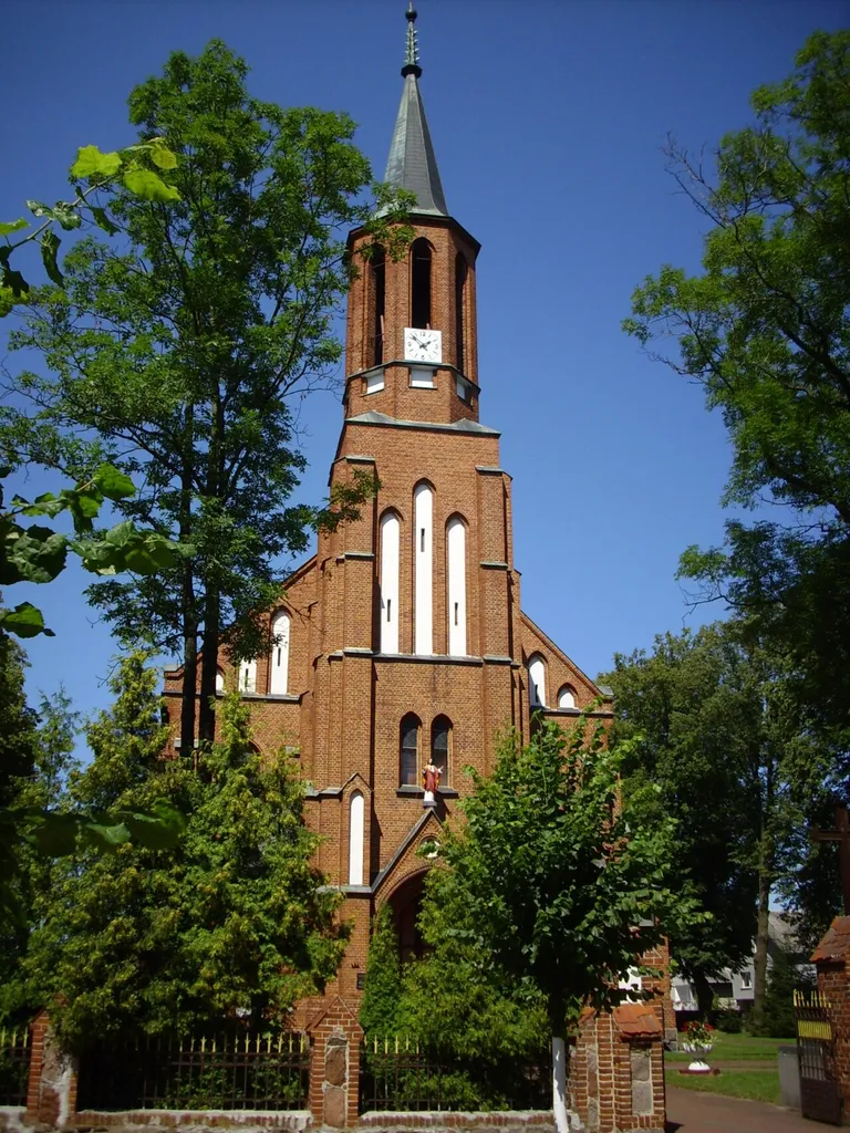 Konstantynów – kościół p.w. Świętej Elżbiety Węgierskiej, zbud. 1907‒1909 (zabytek nr rejestr. A-269).