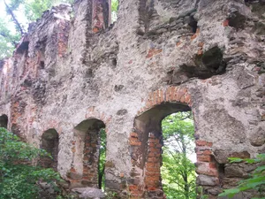 Rybnica Castle