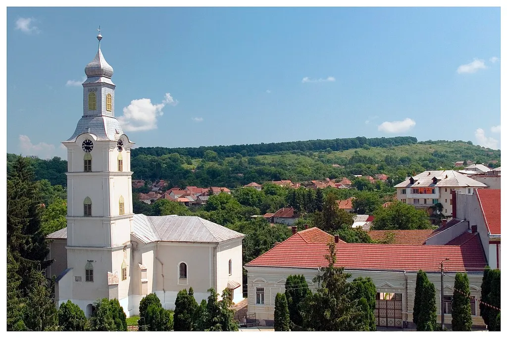Probably members of two families, Miklós Drágffy and his wife, and Eufémia Jakcs or their son, Bertalan, later voivod of Transylvania bulit the church somwhere in the middle of the second half of the 15th century. Governor Drágffy János (1525-26) was an important patron of the church: he made some changes on the church in 1519, and had a lombard-patterned renaissance sedile made for it in 1522. In 1614, due to the generosity of Prépostváry Zsigmond and his wife Széchy Katalin, the rules os the market-town then, the tower at the western facade is bulit, as shown by the escutcheoned memorial tablet on its southern wall. The medieval nave is enlarged in 1801, and then 1905, eith square side-aisles and the interiour gets a classicist proportions.