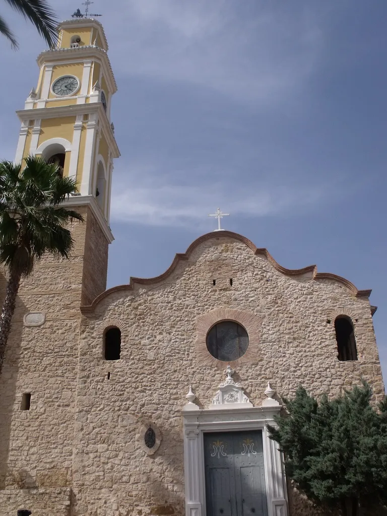Ador, fachada Iglesia parroquial de Nuestra Señora de Loreto