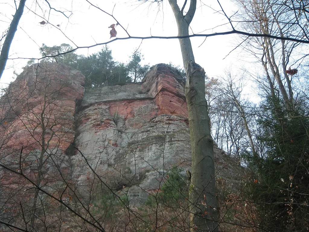 Die Hochburg im Wald bei Trier