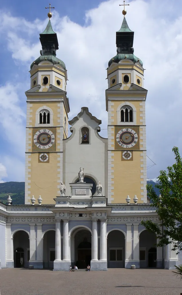 Bressanone - Duomo - la facciata -