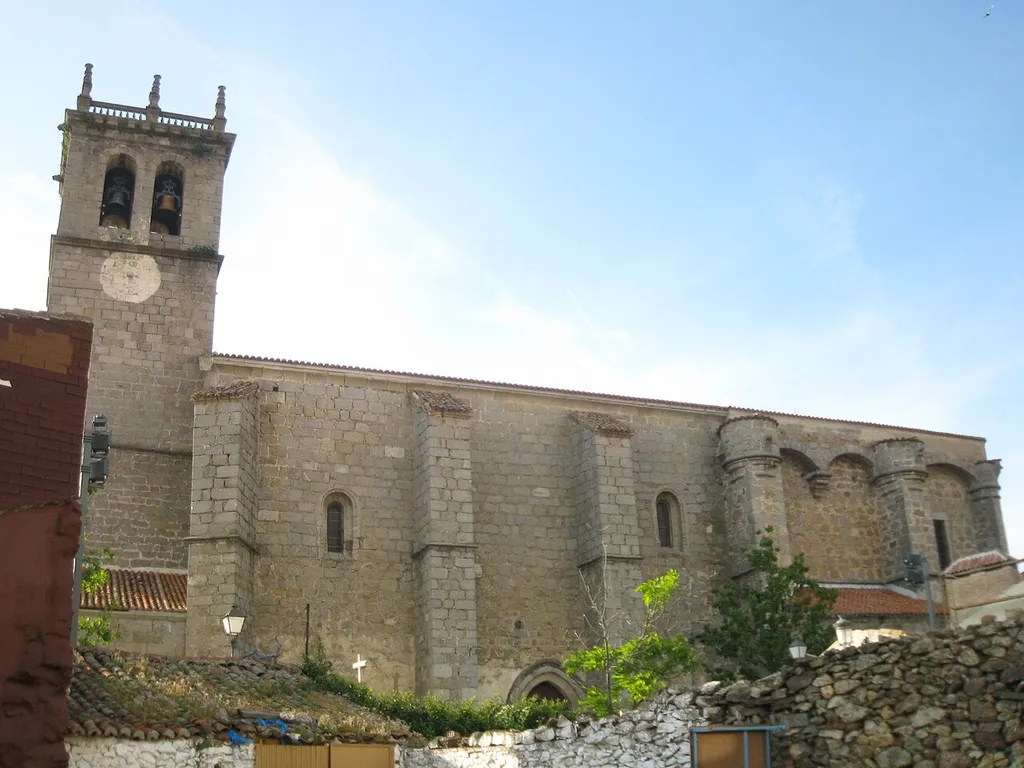 Church in Robledo de Chavela: Iglesia de la Asunción de Nuestra Señora.