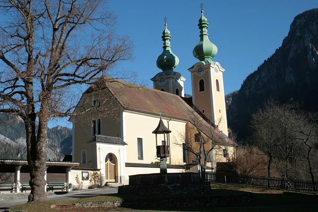 Kirchhofanlage hl. Antonius von Padua und Friedhof