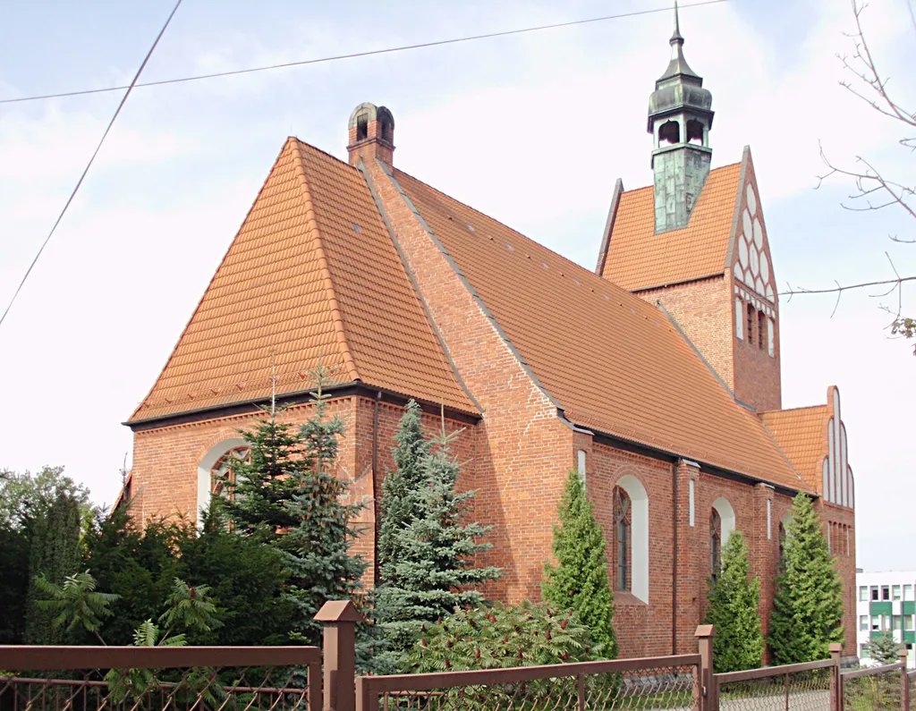 Bydgoszcz, ul. Toruńska 166 - dawny kościół ewangelicki, obecnie rzymskokatolicki parafialny p.w. św. Józefa Rzemieślnika, 1903-1906