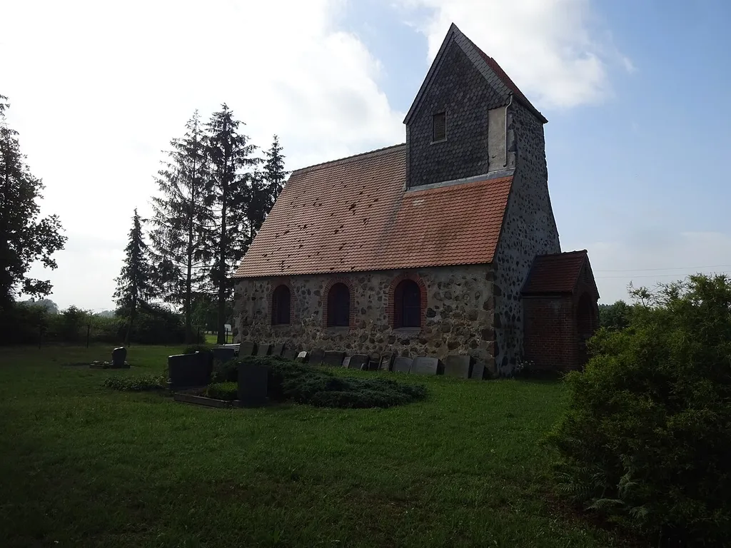 Mösenthin ist ein Ortsteil der Ortschaft Jeggeleben und der Stadt Kalbe (Milde) im Altmarkkreis Salzwedel in Sachsen-Anhalt.