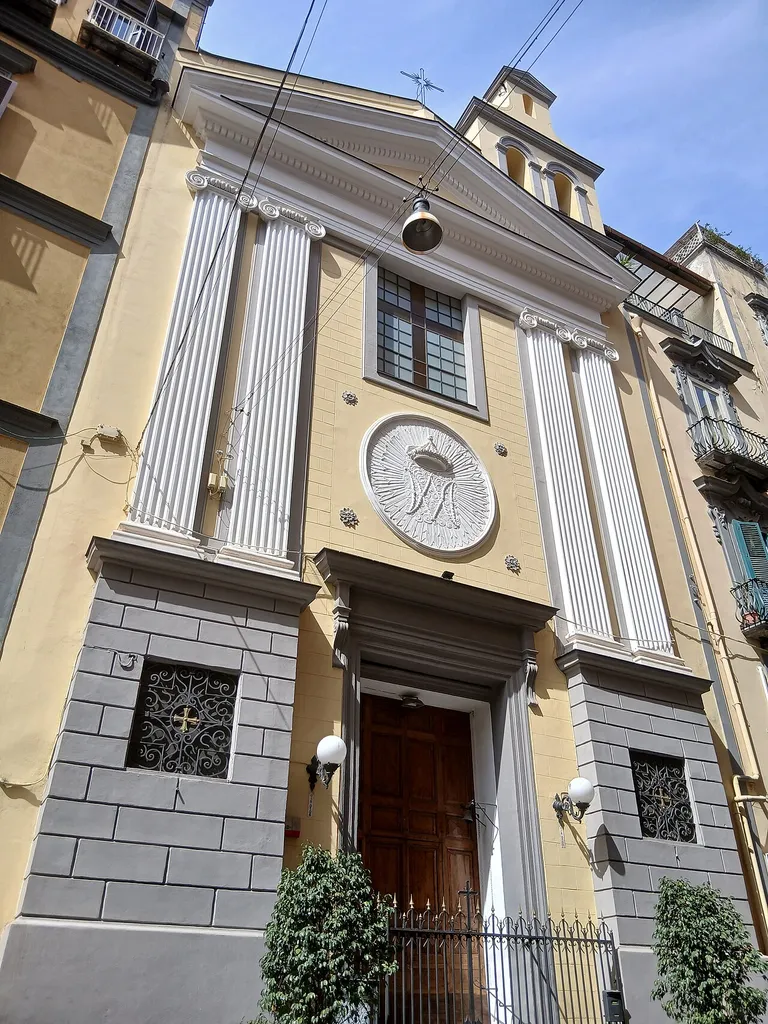 facciata della Chiesa di Sant'Orsola a Chiaia