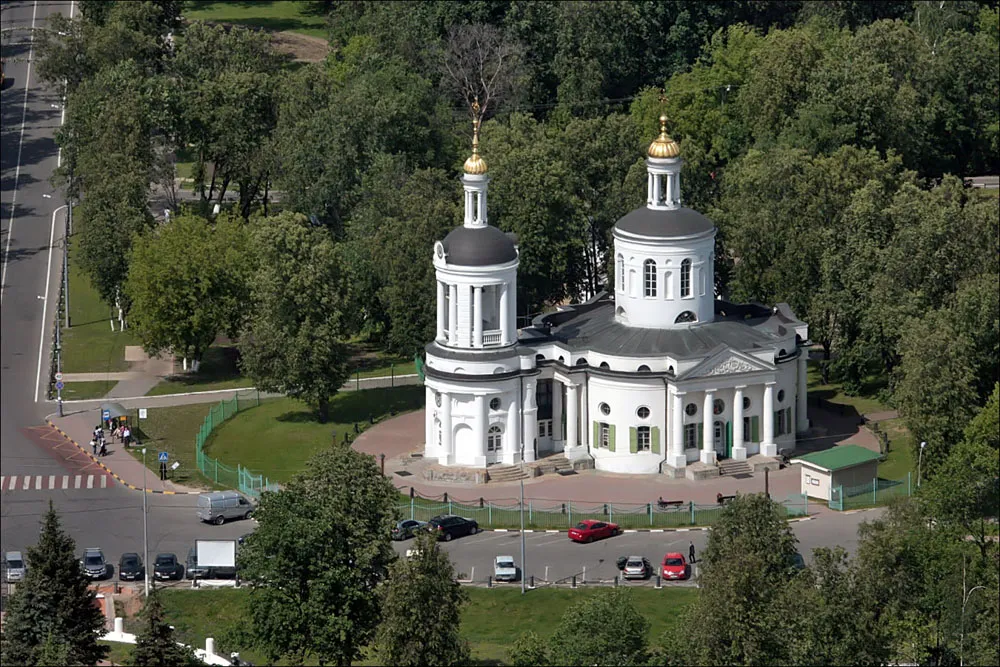 Парк Кузьминки. Храм Влахернской иконы Божией Матери.