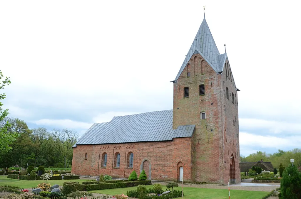 Seem Kirke fra nordvest