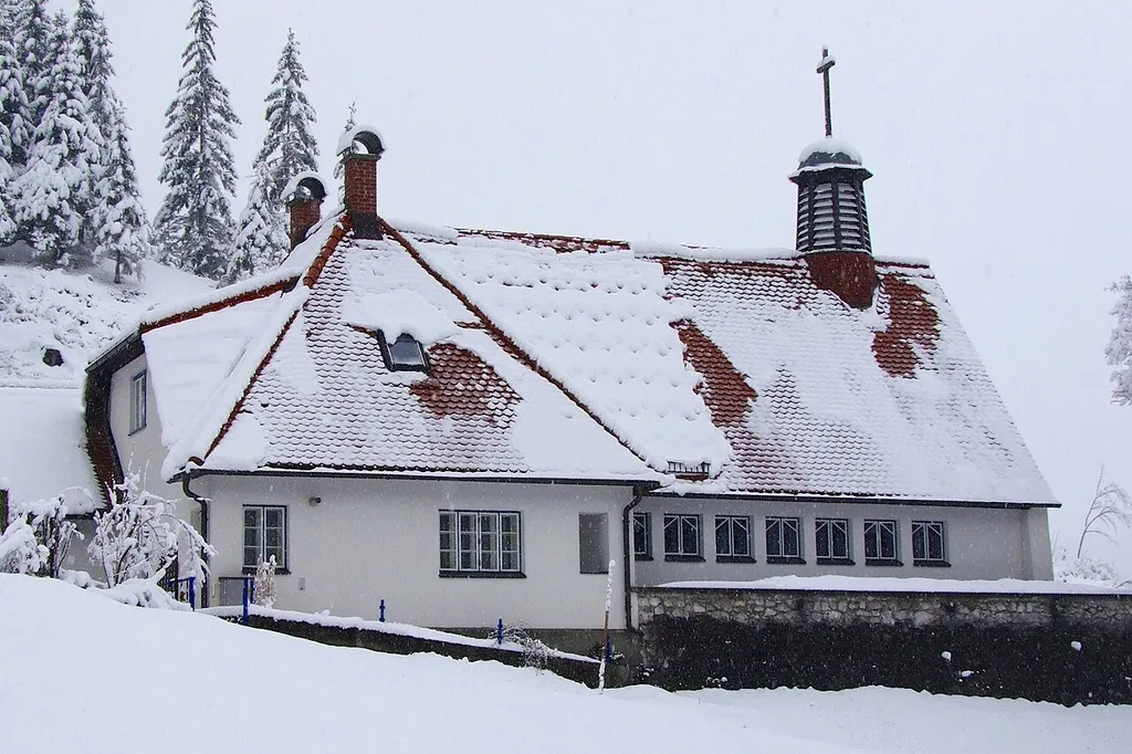 Evang. Pfarrkirche A.B., Waldkirche und Pfarrhof