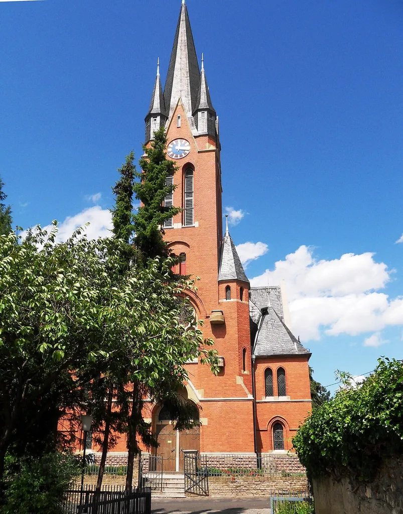 Kirchturm der evangelischen Kirche von Delkenheim
