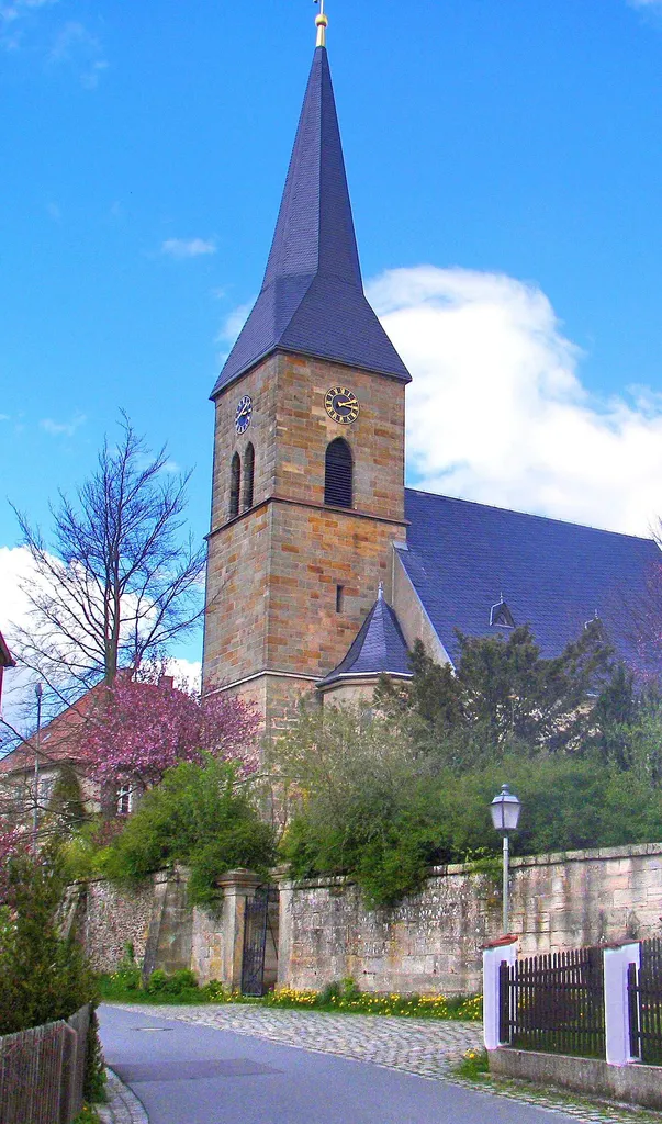 Die Kirche im Creußener Ortsteil Lindenhardt