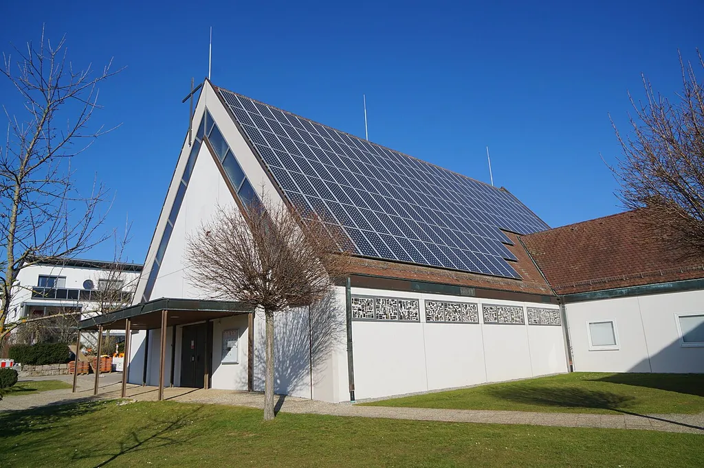 Franziskuskirche und Gemeindehaus Hildrizhausen.