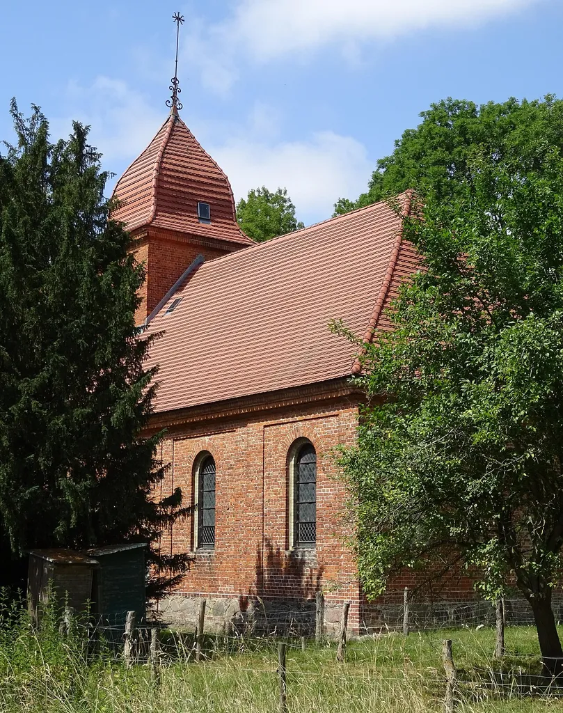 Dorfkirche Borgfeld, Kirche fotografiert von Südwest