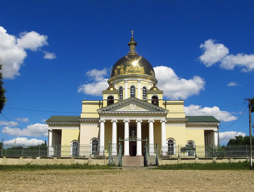 Преображенський собор, Болград, Соборна площа, 26 (пл. 28 червня), сквер (перетин пр-ту Соборного і вул. Шпитальної)
