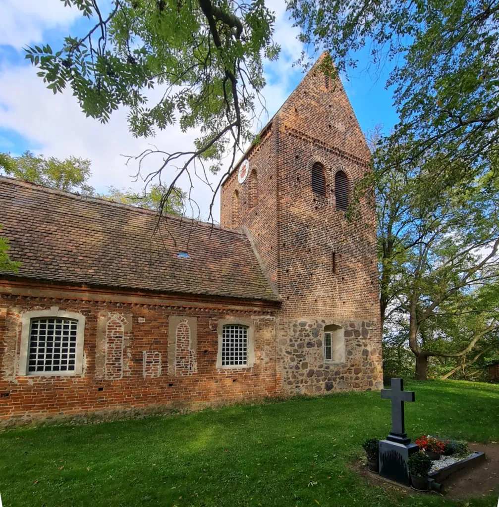 Dorfkirche Storkau (Elbe) von Süden