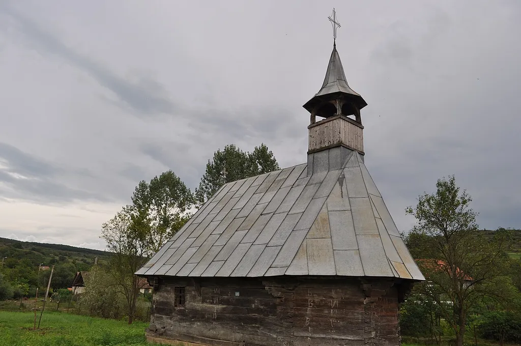 Wooden church in Strugureni, Bistrița-Năsăud county