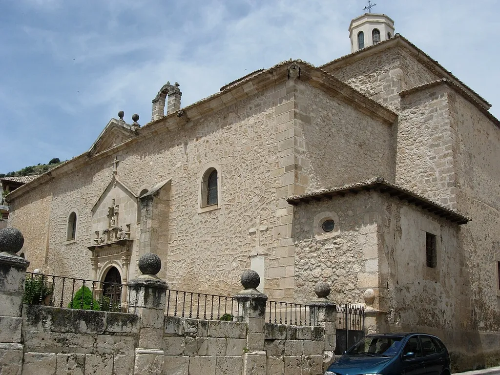 Budia-La Iglesia parroquial de Budia está dedicada a San Pedro Apóstol, es un edificio del siglo XVI, realizado en sillarejo y sillares en basas y esquinas.
